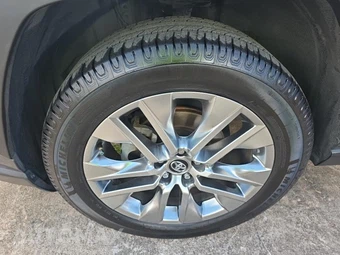 2021 Toyota RAV4 XLE Premium - miniatura 8