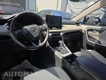 2021 Toyota RAV4 XLE Premium - miniatura 8