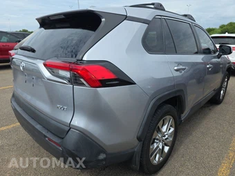 2021 Toyota RAV4 XLE Premium - miniatura 4