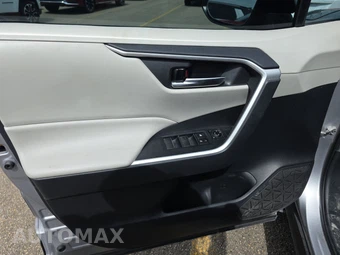 2021 Toyota RAV4 XLE Premium - miniatura 9