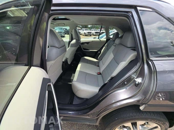 2021 Toyota RAV4 XLE Premium - miniatura 13