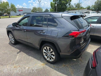 2021 Toyota RAV4 XLE Premium - miniatura 2