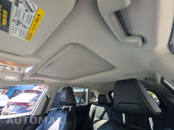2021 Toyota RAV4 XLE Premium - miniatura 8