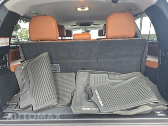 2021 Toyota Sequoia Platinum - miniatura 17