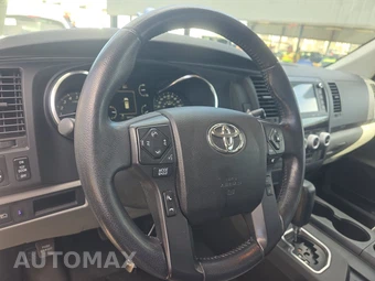 2021 Toyota Sequoia SR5 - miniatura 10