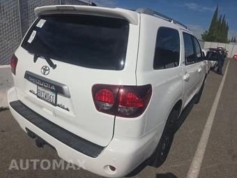 2021 Toyota Sequoia SR5 - miniatura 4