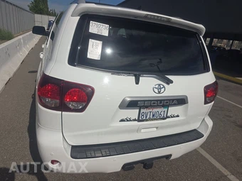 2021 Toyota Sequoia SR5 - miniatura 5