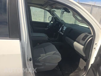 2021 Toyota Sequoia SR5 - miniatura 8