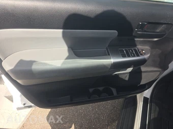 2021 Toyota Sequoia SR5 - miniatura 9