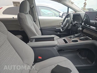 2021 Toyota Sienna LE 8-Passenger 120.5" WB - miniatura 8