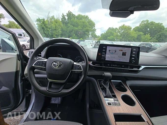 2021 Toyota Sienna LE 8-Passenger 120.5" WB - miniatura 10