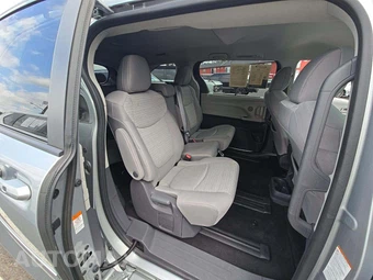 2021 Toyota Sienna LE 8-Passenger 120.5" WB - miniatura 17