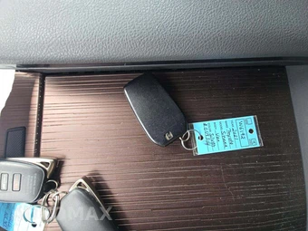 2021 Toyota Sienna LE 8-Passenger 120.5" WB - miniatura 8