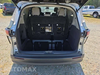 2021 Toyota Sienna LE 8-Passenger 120.5" WB - miniatura 12