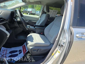 2021 Toyota Sienna LE 8-Passenger 120.5" WB - miniatura 3