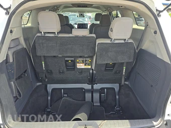 2021 Toyota Sienna LE 8-Passenger 120.5" WB - miniatura 17