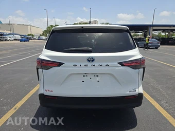 2021 Toyota Sienna LE 8-Passenger 120.5" WB - miniatura 5