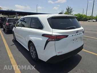 2021 Toyota Sienna LE 8-Passenger 120.5" WB - miniatura 6