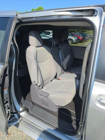 2021 Toyota Sienna LE 8-Passenger 120.5" WB - miniatura 14