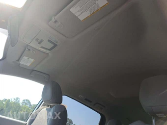 2021 Toyota Sienna LE 8-Passenger 120.5" WB - miniatura 8