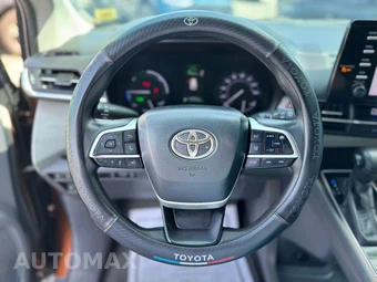 2021 Toyota Sienna LE 8-Passenger 120.5" WB - miniatura 11