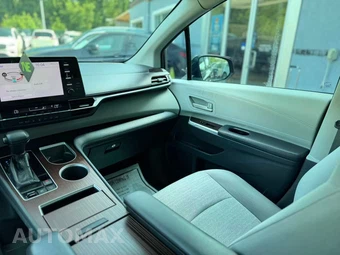 2021 Toyota Sienna LE 8-Passenger 120.5" WB - miniatura 27