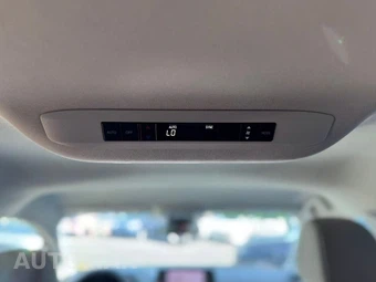 2021 Toyota Sienna LE 8-Passenger 120.5" WB - miniatura 30