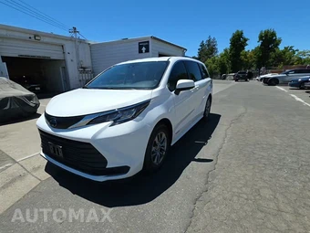 2021 Toyota Sienna LE 8-Passenger 120.5" WB