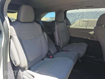 2021 Toyota Sienna LE 8-Passenger 120.5" WB - miniatura 14