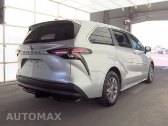 2021 Toyota Sienna LE 8-Passenger 120.5" WB - miniatura 4
