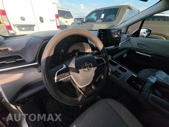 2021 Toyota Sienna LE 8-Passenger 120.5" WB - miniatura 16