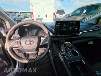 2021 Toyota Sienna LE 8-Passenger 120.5" WB - miniatura 17