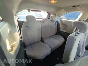 2021 Toyota Sienna LE 8-Passenger 120.5" WB - miniatura 20
