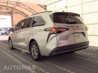 2021 Toyota Sienna LE 8-Passenger 120.5" WB - miniatura 8