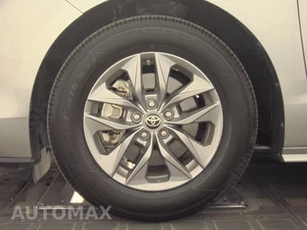 2021 Toyota Sienna LE 8-Passenger 120.5" WB - miniatura 9
