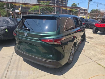 2021 Toyota Sienna LE 8-Passenger 120.5" WB - miniatura 3