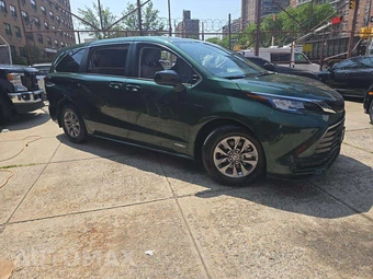 2021 Toyota Sienna LE 8-Passenger 120.5" WB - miniatura 4