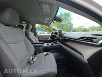 2021 Toyota Sienna LE 8-Passenger 120.5" WB - miniatura 19