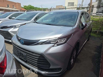2021 Toyota Sienna LE 8-Passenger 120.5" WB