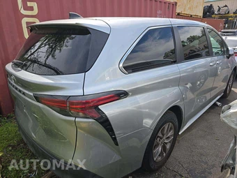 2021 Toyota Sienna LE 8-Passenger 120.5" WB - miniatura 3