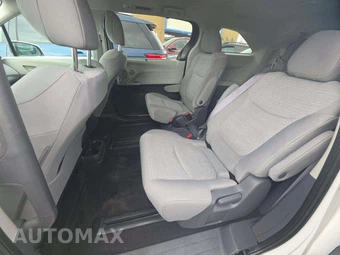 2021 Toyota Sienna LE 8-Passenger 120.5" WB - miniatura 13