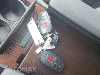 2021 Toyota Sienna LE 8-Passenger 120.5" WB - miniatura 8