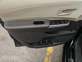 2021 Toyota Sienna LE 8-Passenger 120.5" WB - miniatura 9