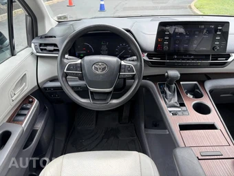 2021 Toyota Sienna LE 8-Passenger 120.5" WB - miniatura 26