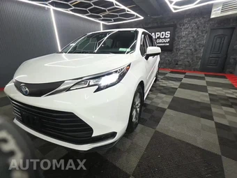 2021 Toyota Sienna LE 8-Passenger 120.5" WB