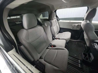 2021 Toyota Sienna LE 8-Passenger 120.5" WB - miniatura 14