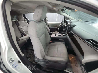 2021 Toyota Sienna LE 8-Passenger 120.5" WB - miniatura 16