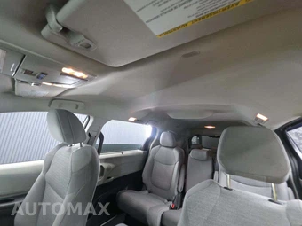 2021 Toyota Sienna LE 8-Passenger 120.5" WB - miniatura 8
