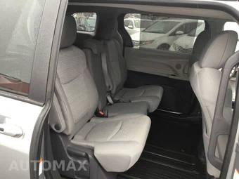2021 Toyota Sienna LE 8-Passenger 120.5" WB - miniatura 11