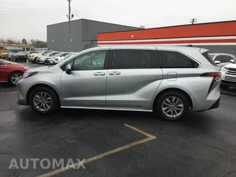 2021 Toyota Sienna LE 8-Passenger 120.5" WB - miniatura 3
